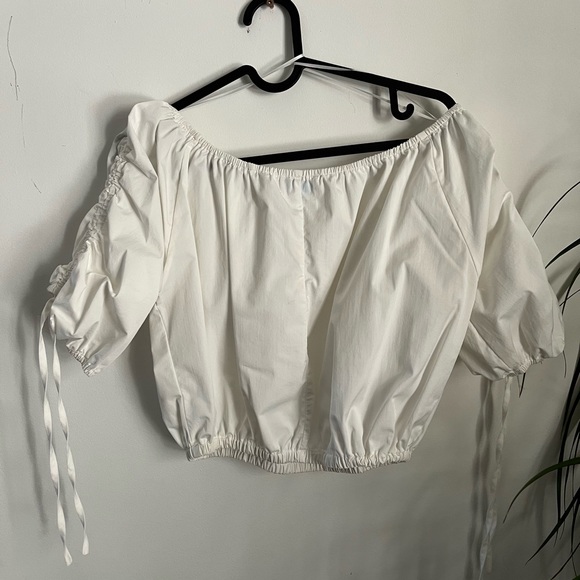 Puff Sleeves 🕊 - Picture 5 of 7